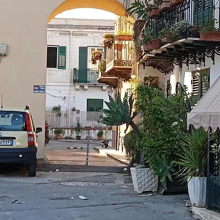 Mondello La Piazzetta Apartment *